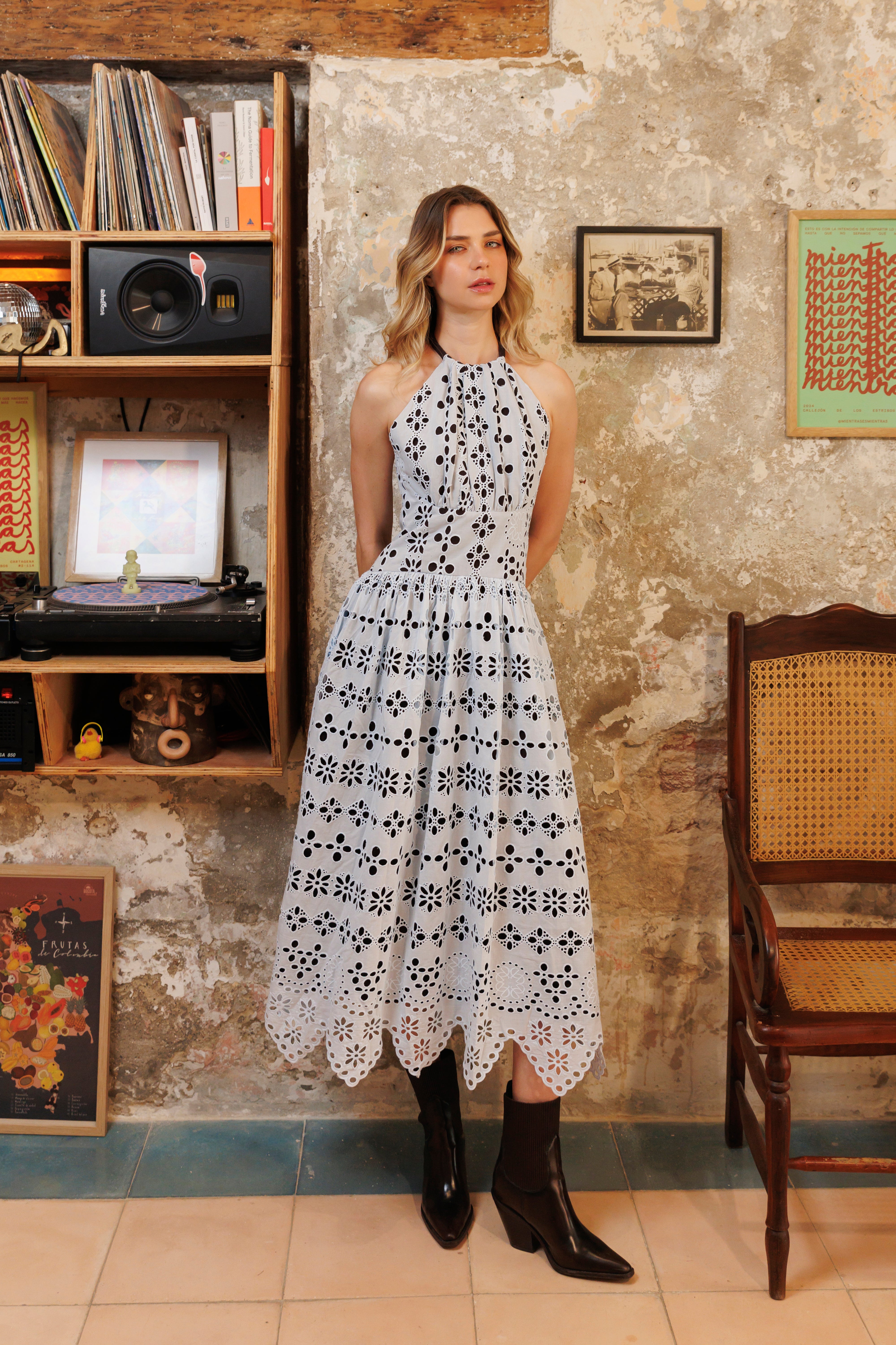 Vestido Halter en Ojalillo