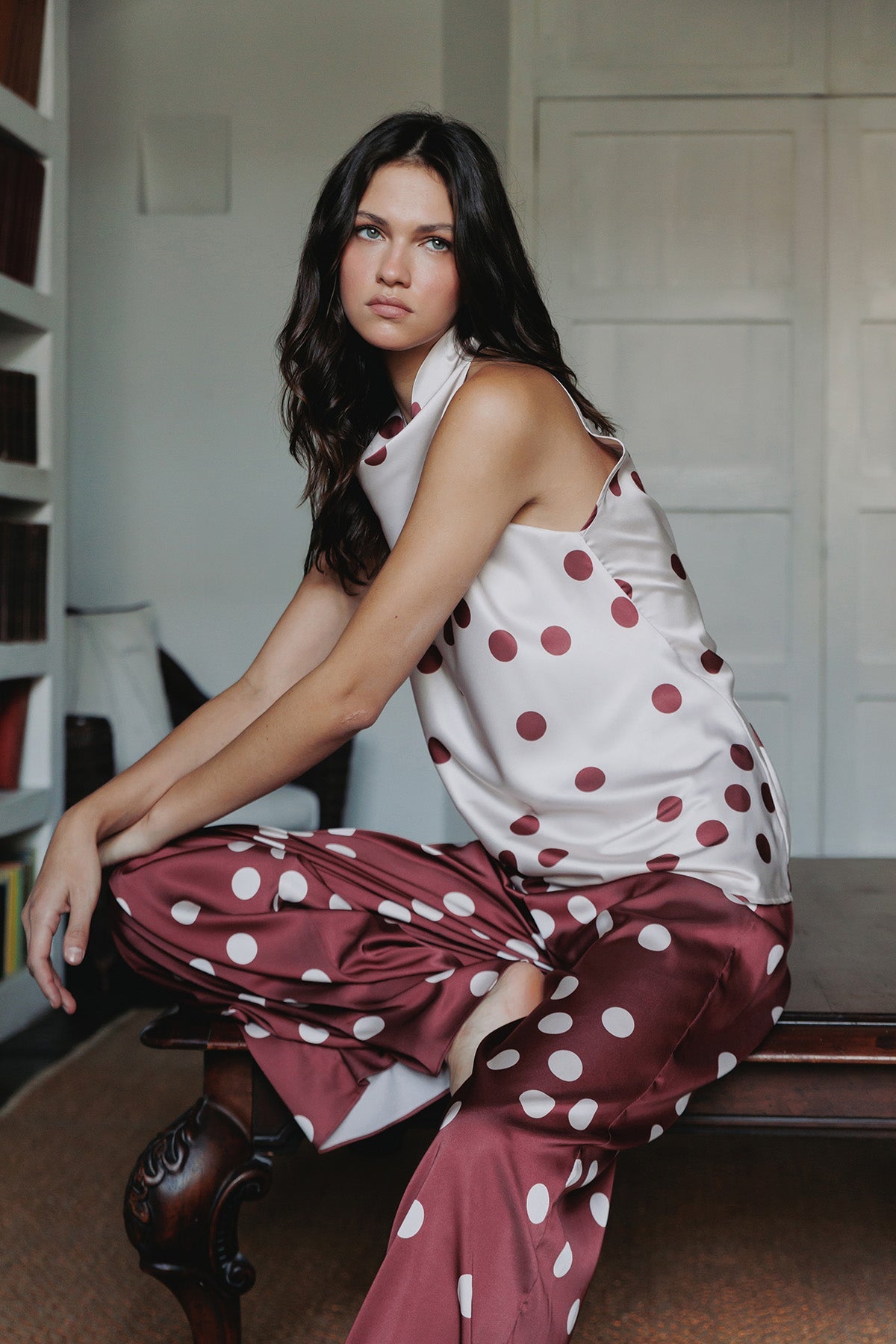 BLUSA CUELLO ALTO SEDA BOLAS