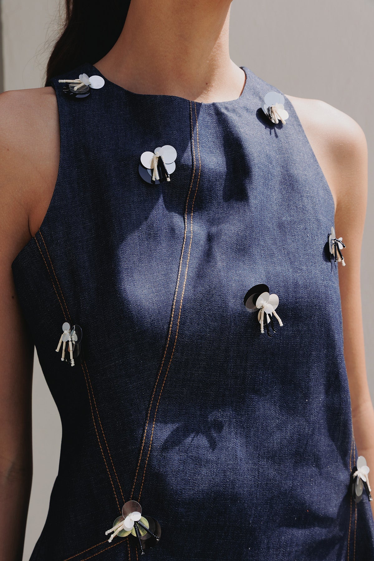 VEST DENIM CON LENTEJUELONES