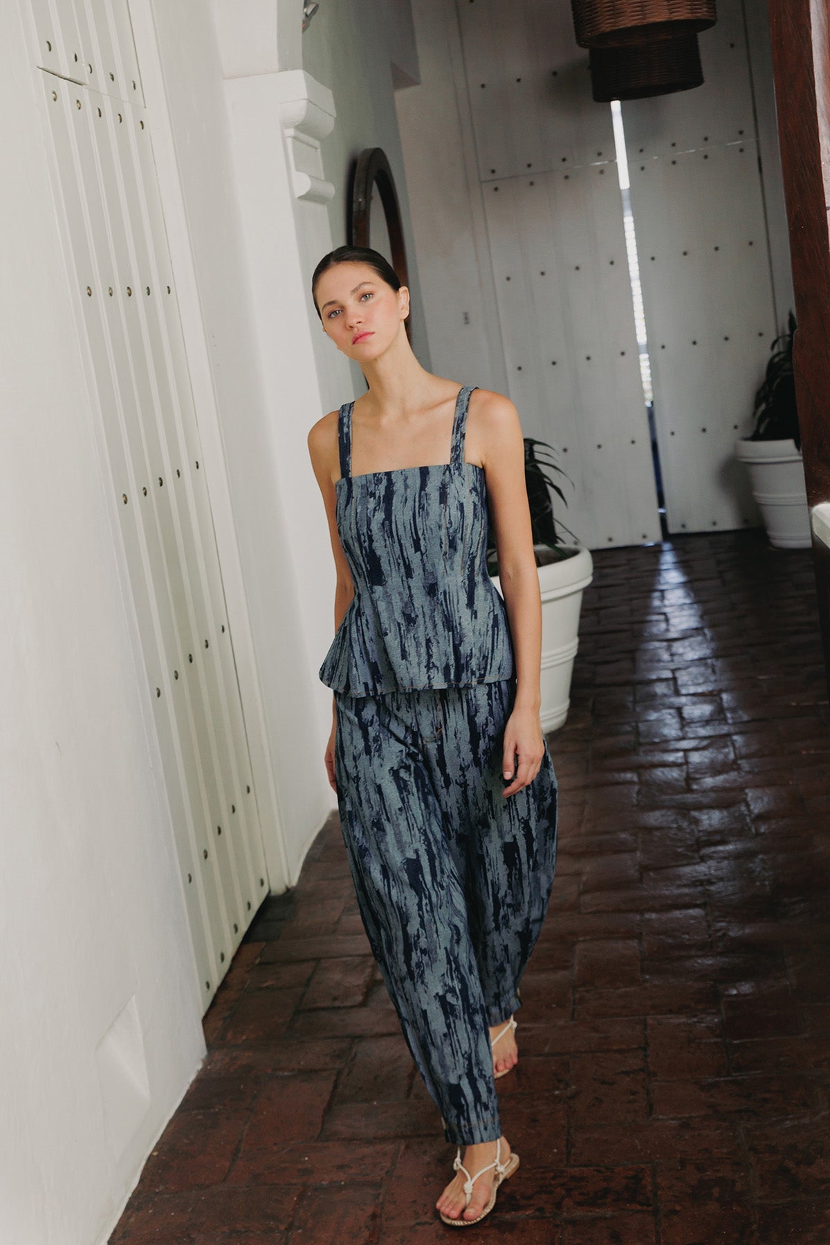 PANTALON BARREL DENIM MANCHAS